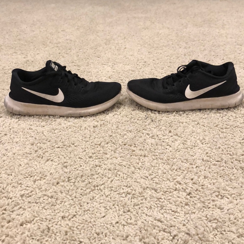 Nike Free RN Athletic Shoes